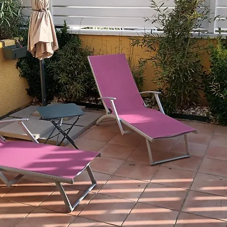 7, La Palmeraie Au Village Naturiste Apartment *