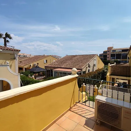Apartment 7, La Palmeraie Au Village Naturiste *